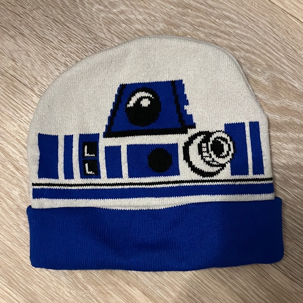 R2D2 Star Wars Beanie Hat - stretchy, would fit elementary kid through adult